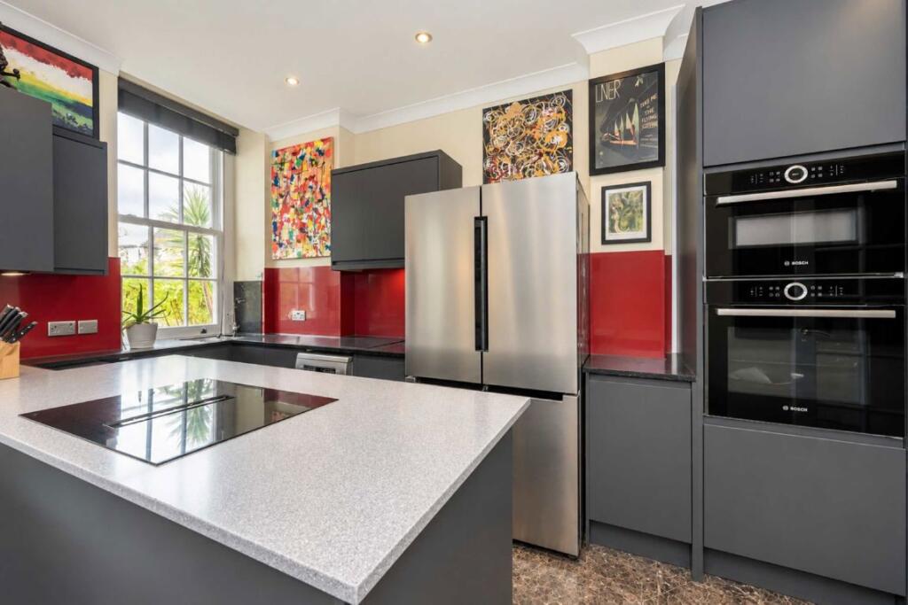 Apartment in London - View 3