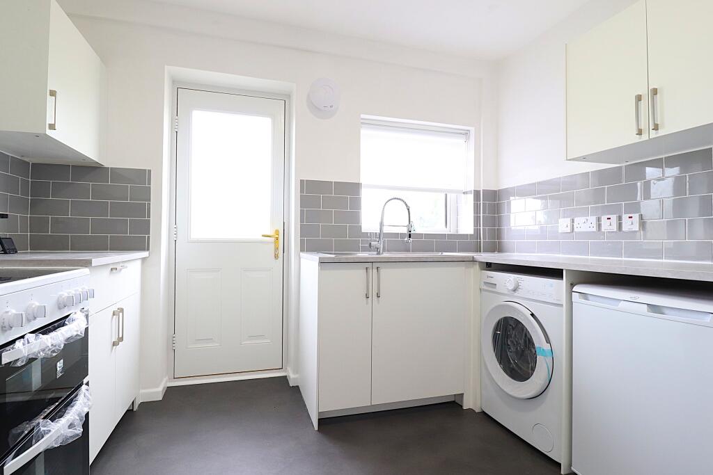 Apartment in Hertford, Pinehurst - View 4
