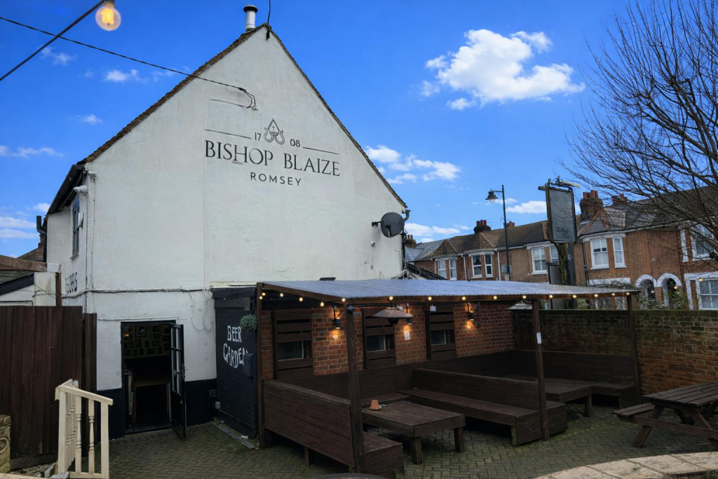 Beer garden blue.png