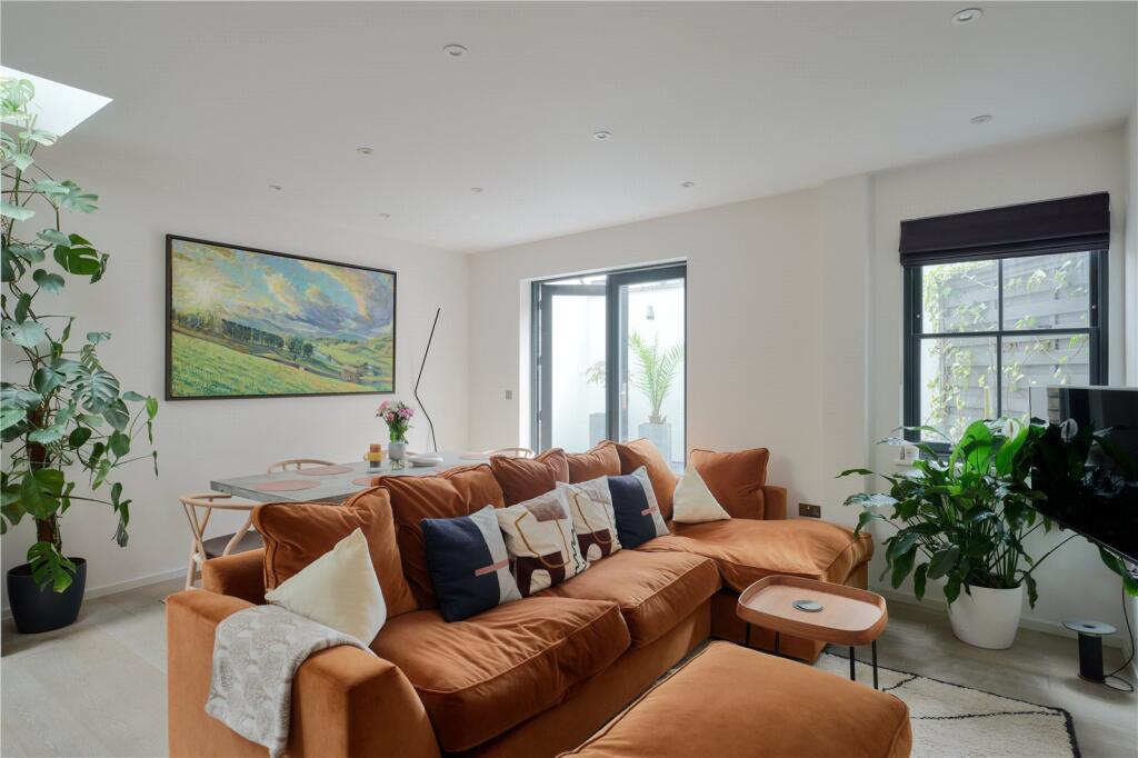Main image of property: Pentagon Apartments, King's Cross, London, N1