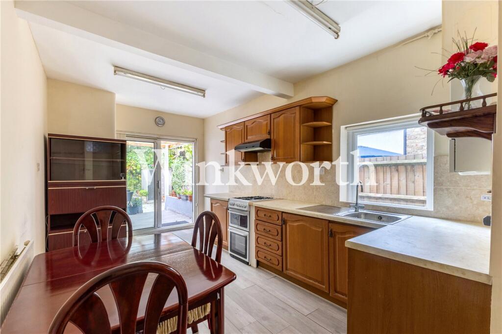 House in London - View 3
