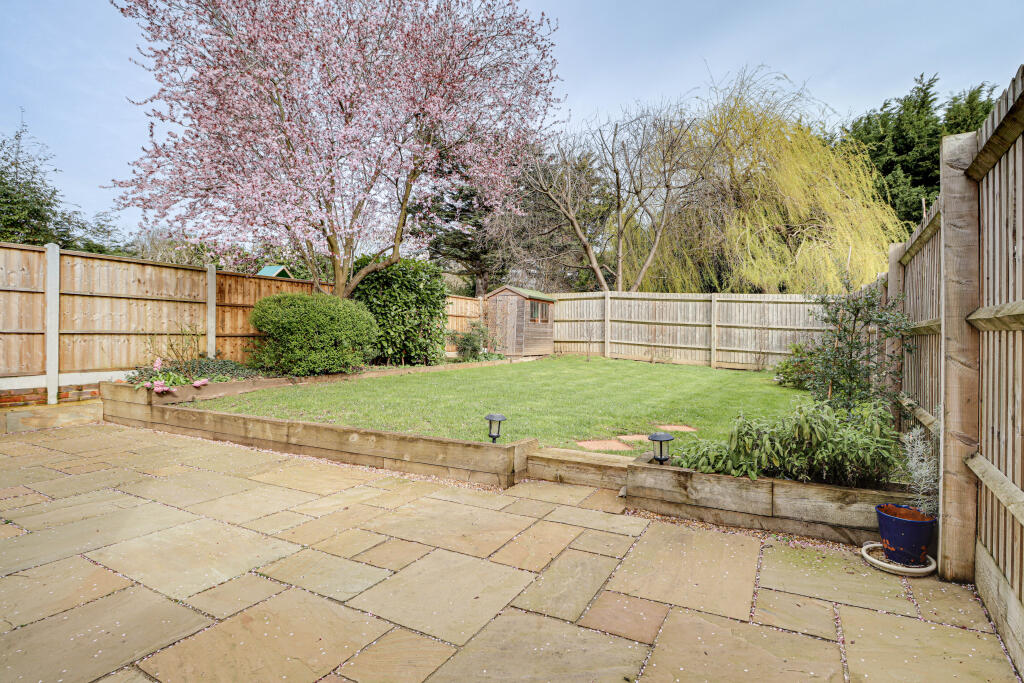 Additional image 17 of Laburnum Grove, Chiswell Green, St Albans, AL2