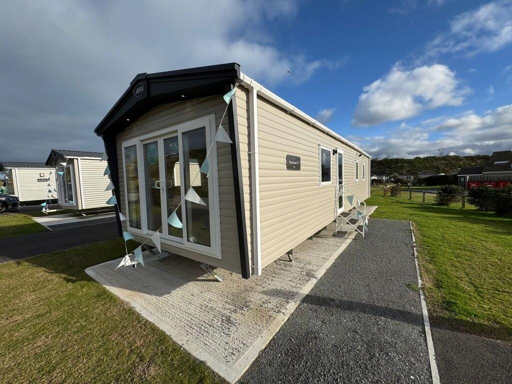 3-bed caravan on Loggans Road, Hayle, Cornwall, TR27, £71,995