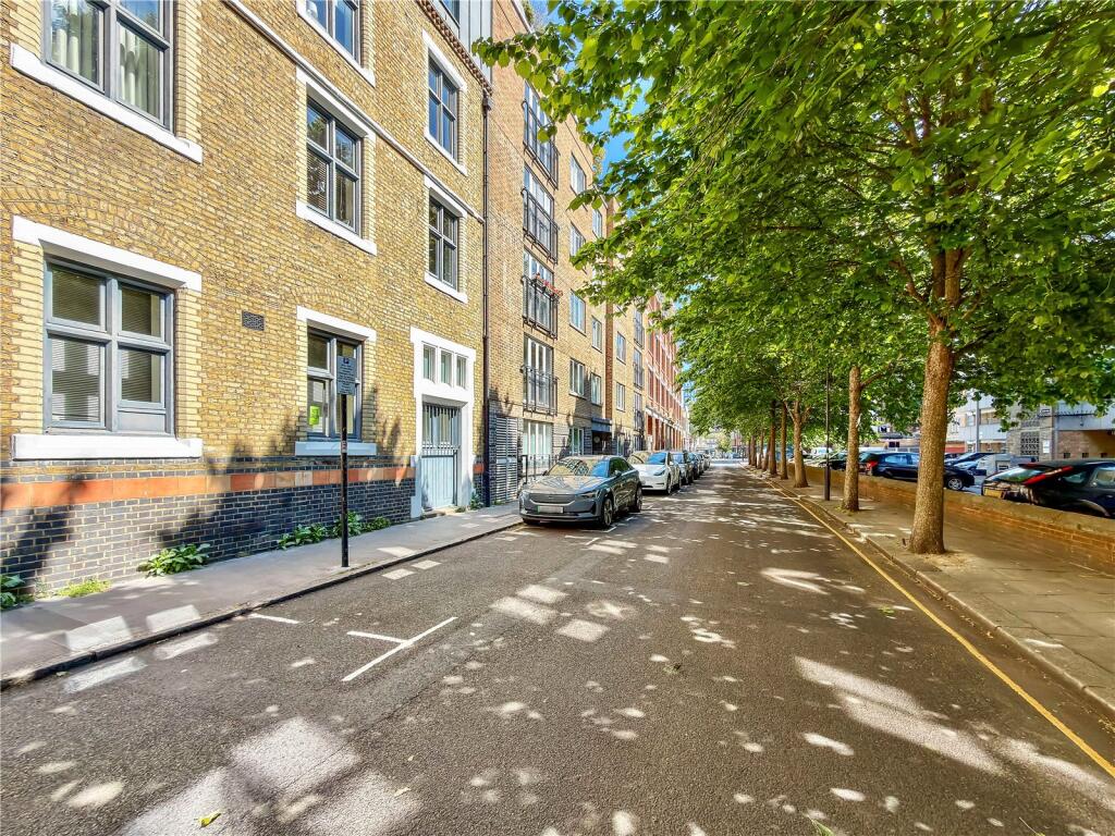 Apartment in London, St Luke's, Finsbury - View 3