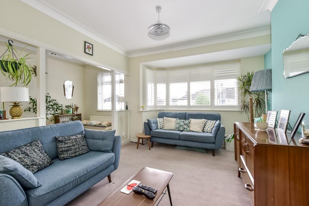 Apartment in Watford, Hertfordshire - View 3
