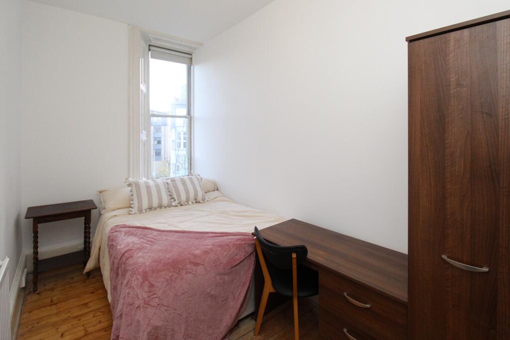 Apartment in Edinburgh - View 4
