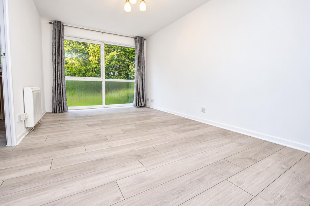 Apartment in Dacorum, Woodhall Farm - View 3