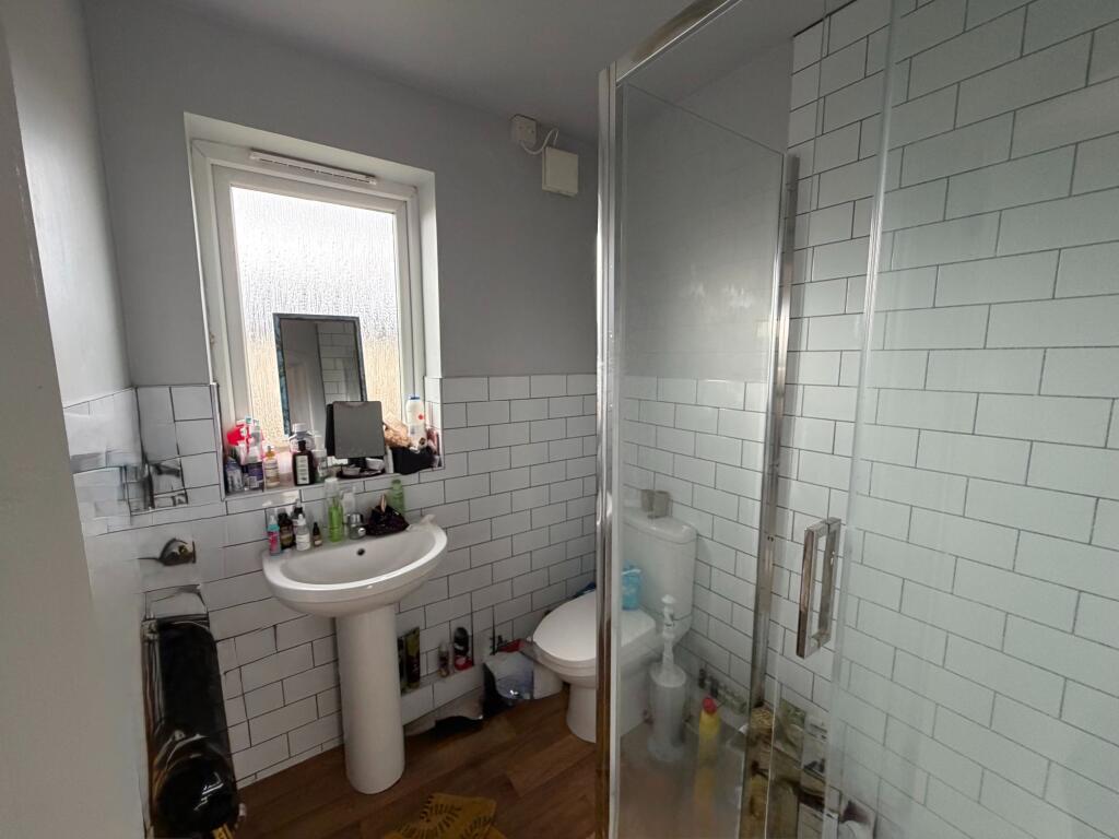 6 bedroom terraced house for rent
