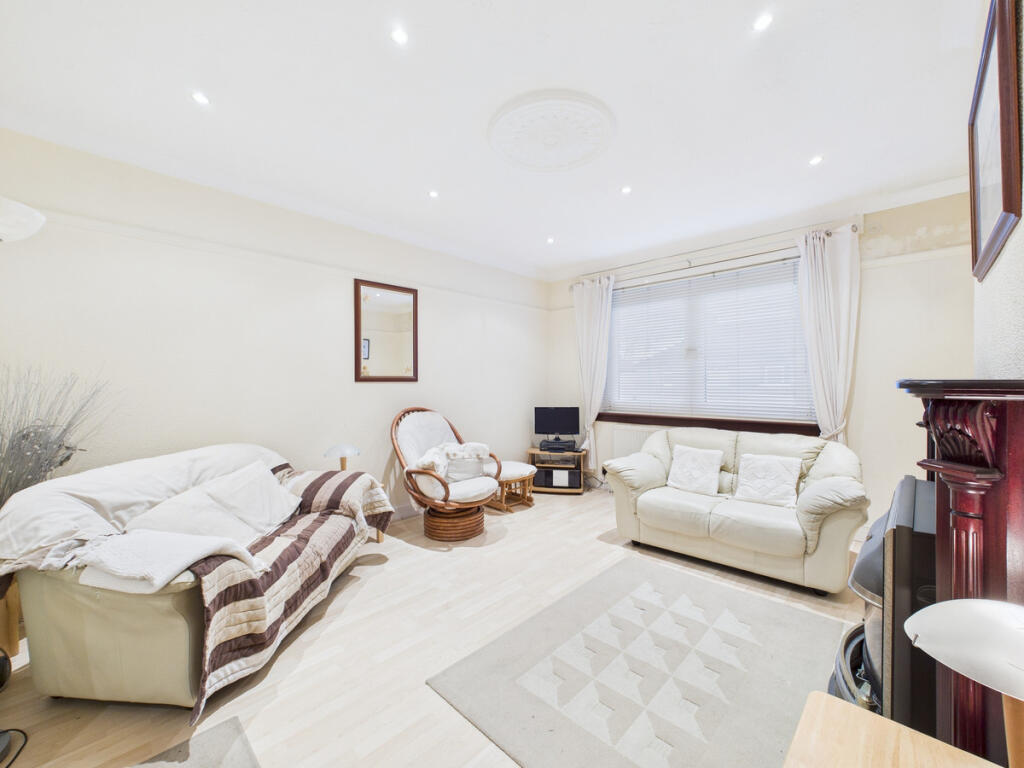 83, Glenriddet Avenue, Kilbirnie, KA25 6 photo 3