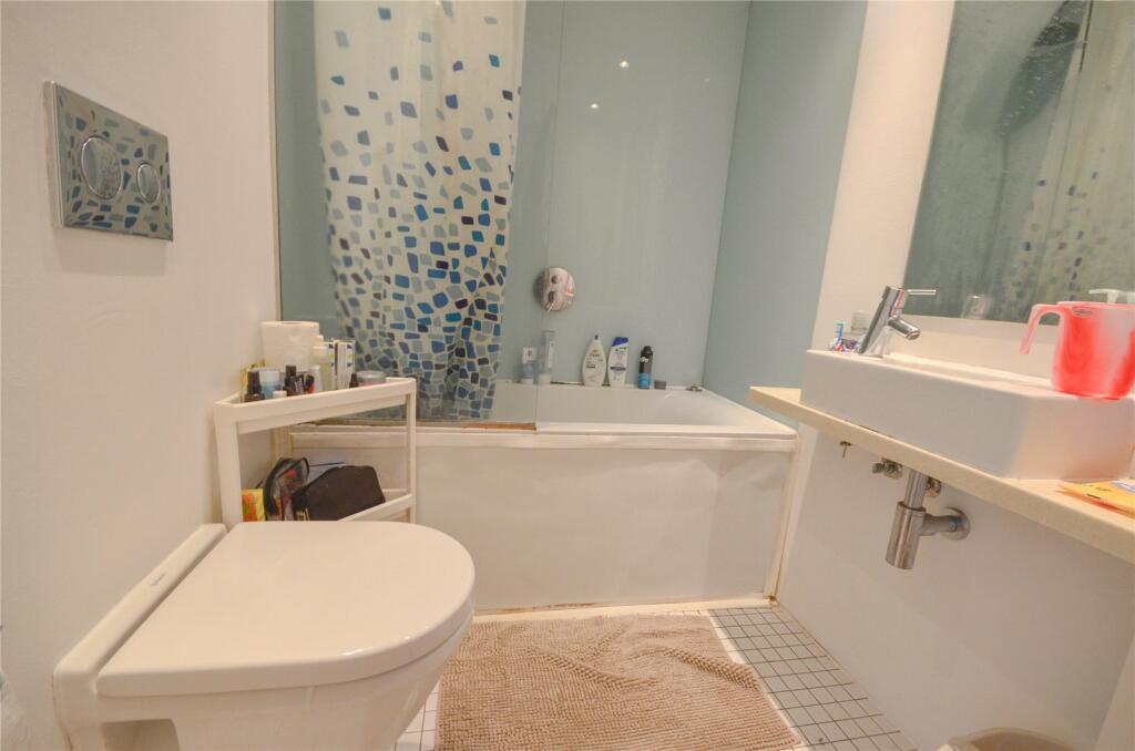 Apartment in Salford, Greater Manchester - View 2