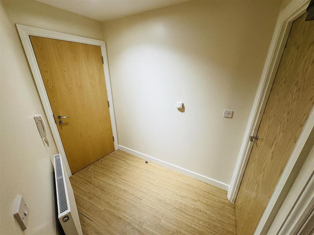 Additional image 8 of Flat 6 Churchill House