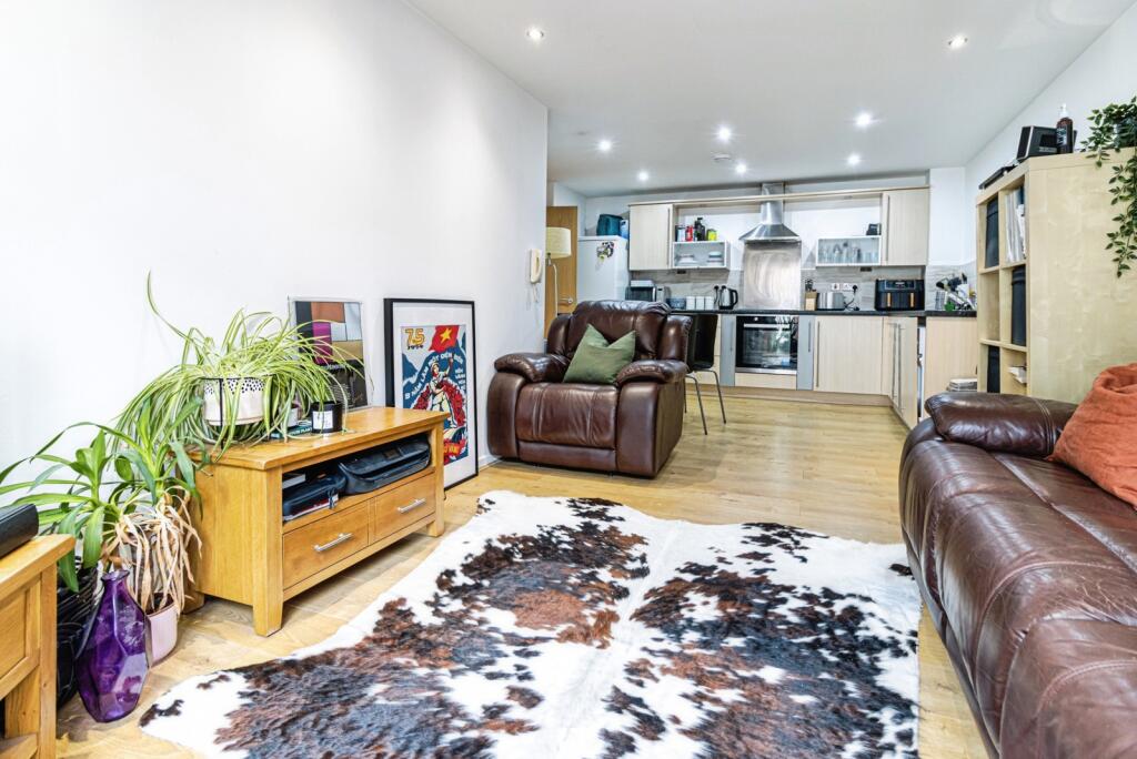 Apartment in Salford, Greater Manchester - More