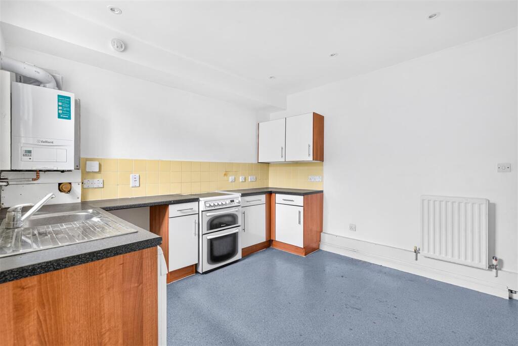 House in London - View 5