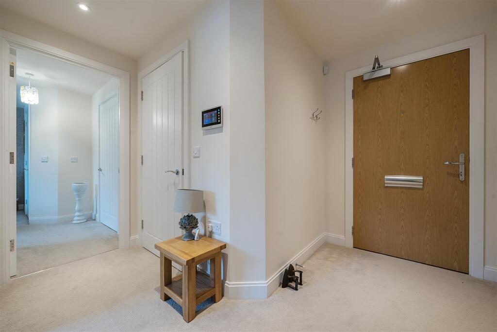Oakingham Place, Reading Road, Wokingham, Berkshire, RG41 1EH - More