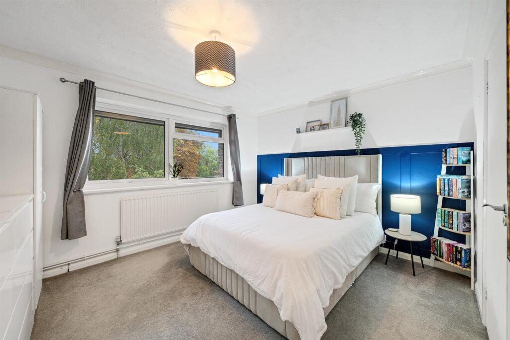 Apartment in Bromley - More