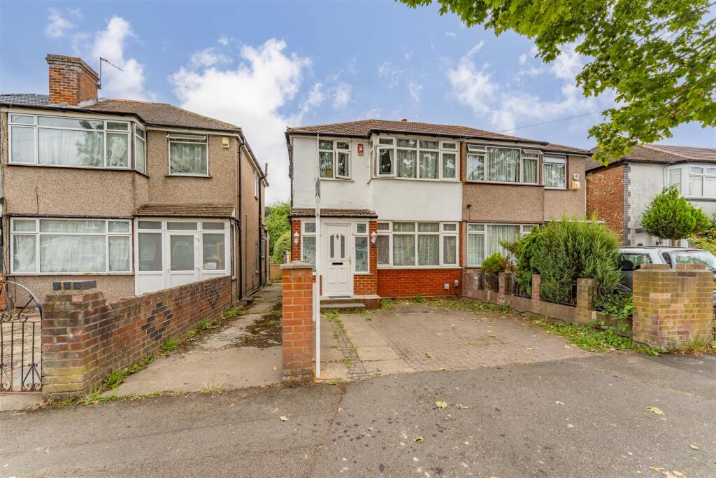 Main image of property: Fairholme Crescent, Hayes