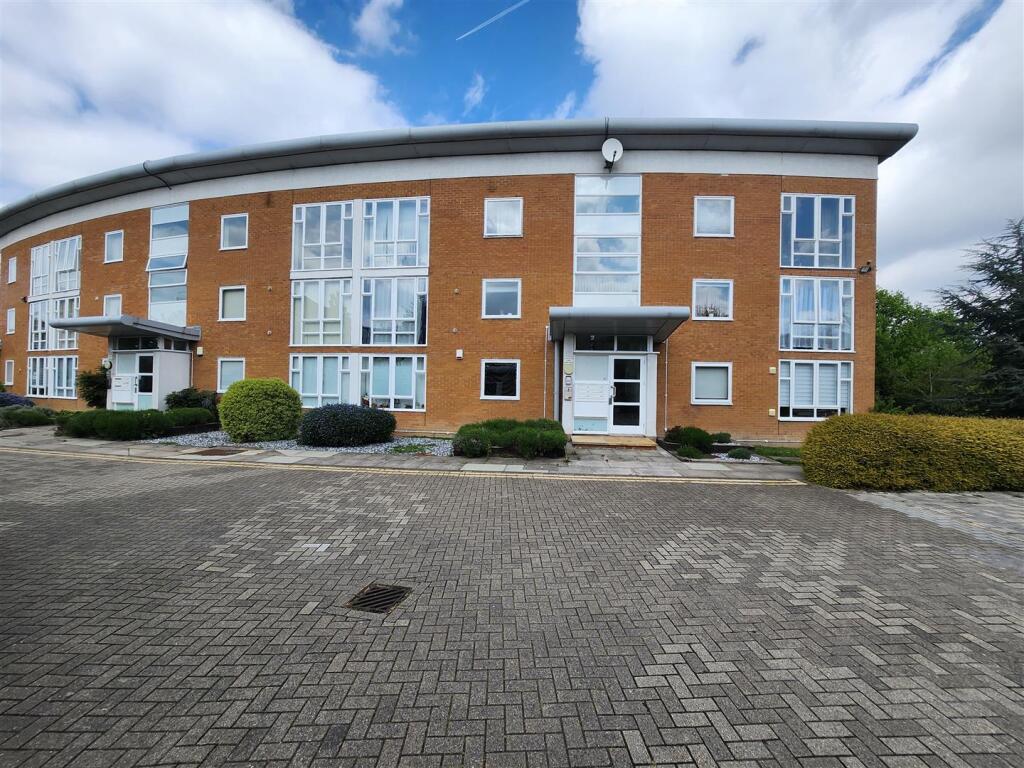 Main image of property: Grimsby Grove, London