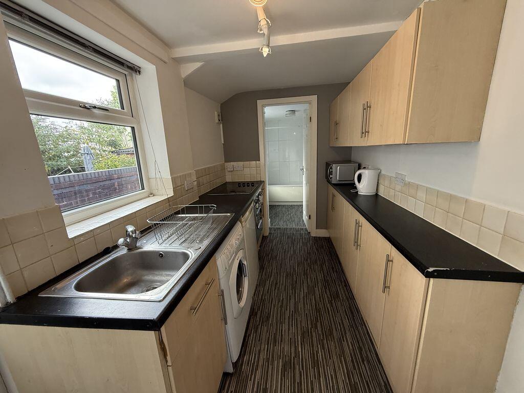 Apartment in Newcastle-under-Lyme, Staffordshire - More