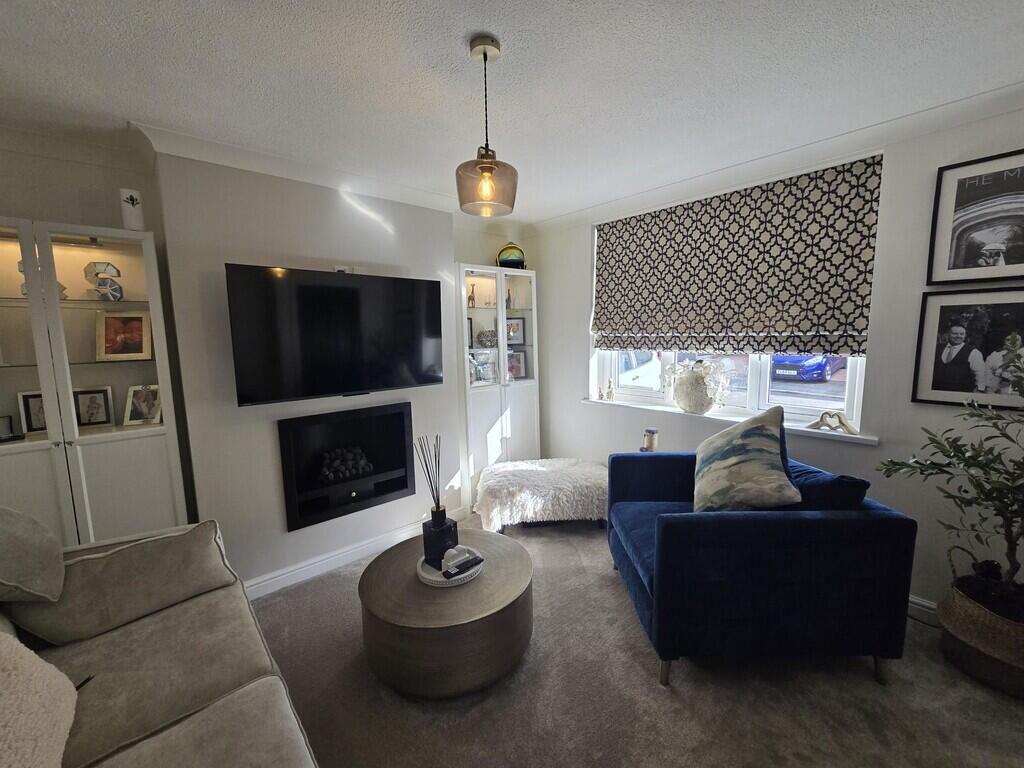 House in Middlewich, Cheshire East - View 2