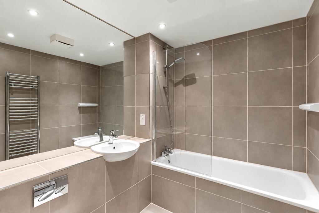 Apartment in London - More