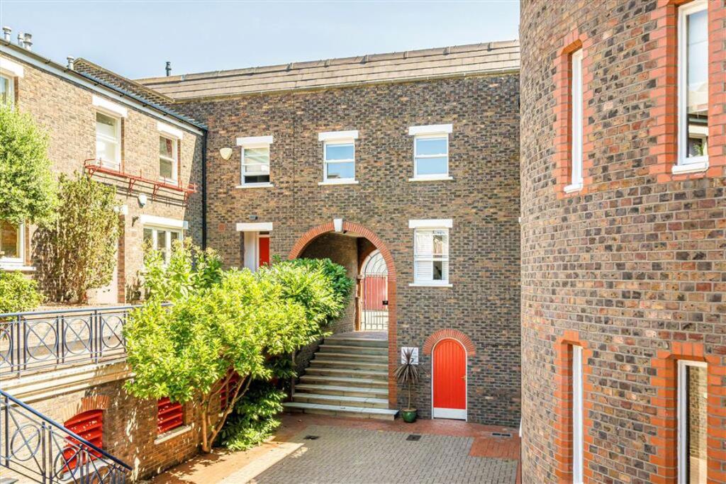 Main image of property: Heralds Place, Kennington