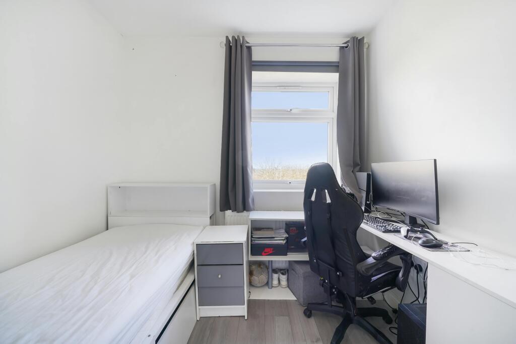 Flat 2 15 15a Empire Parade Great Cambridge Road dan0Tvne293ElcLFRpWY.jpg