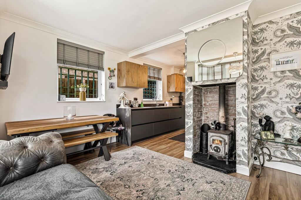 Holmden Avenue, Wigston, LE18 photo 3