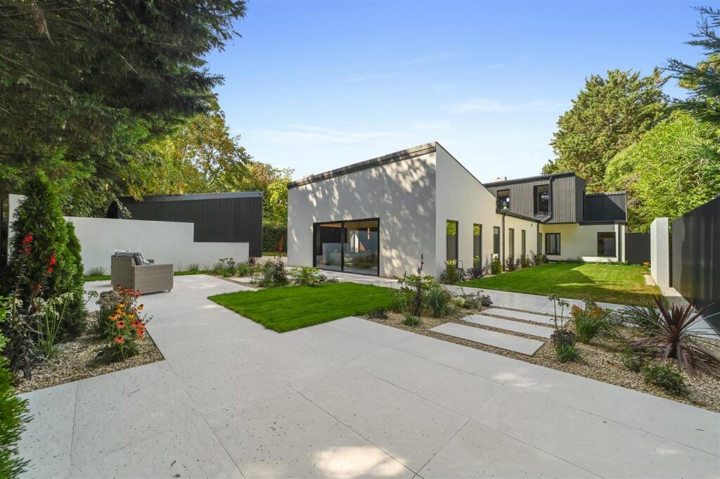 House in Ipswich - View 3