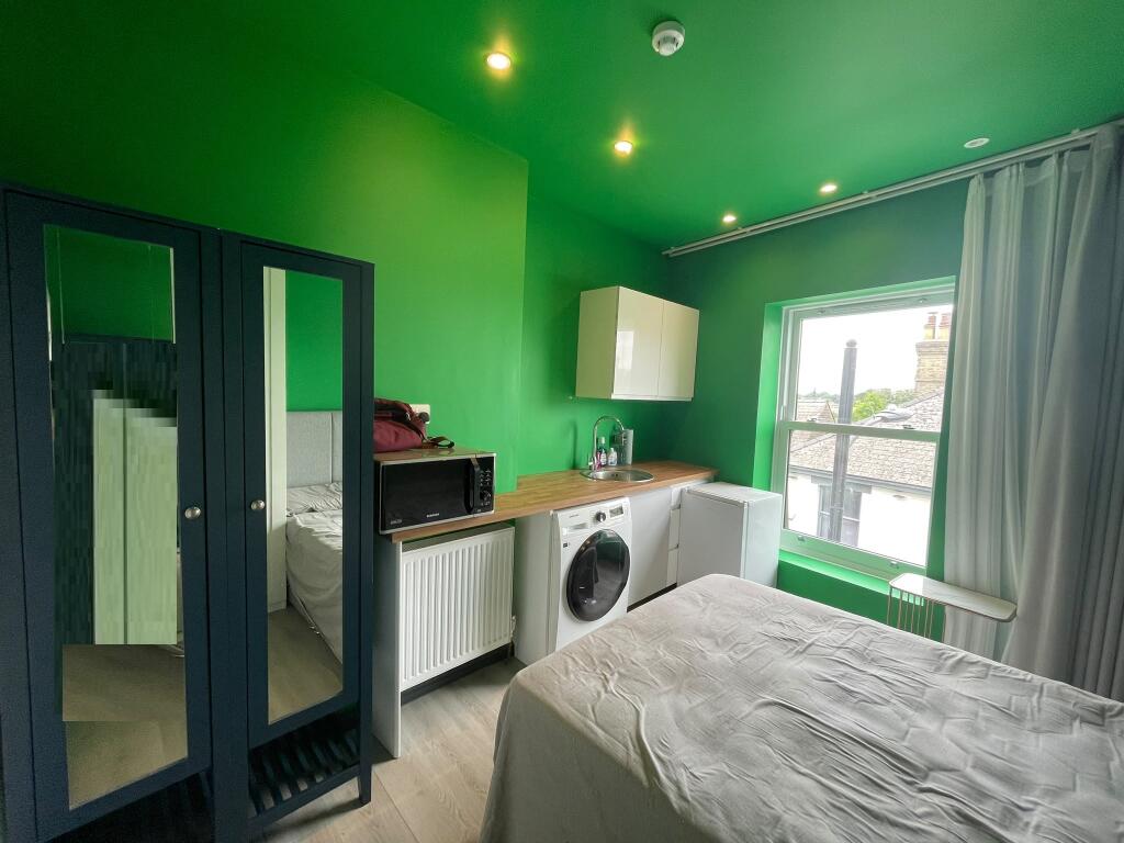 Devonshire Road, Cambridge, Cambridgeshire, CB1 – další