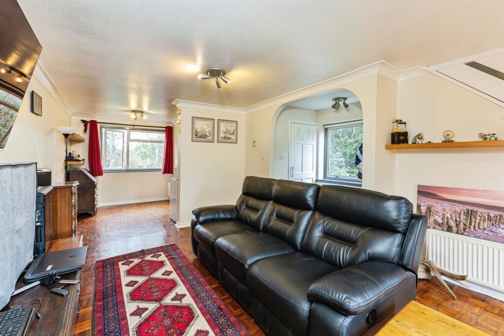 Apartment in Reading - View 4