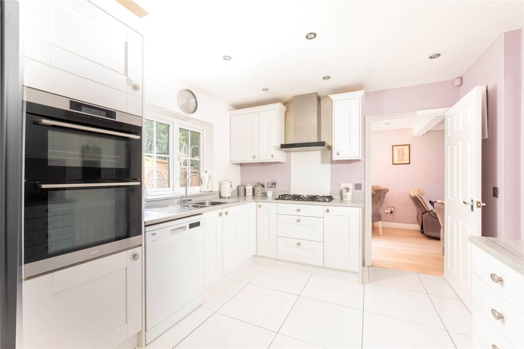 House in Grange Park - View 3