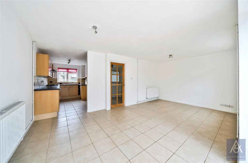 19, Hilltop Avenue photo 3