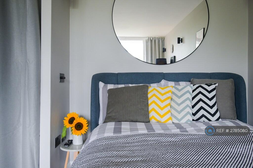 Apartment in London - View 2