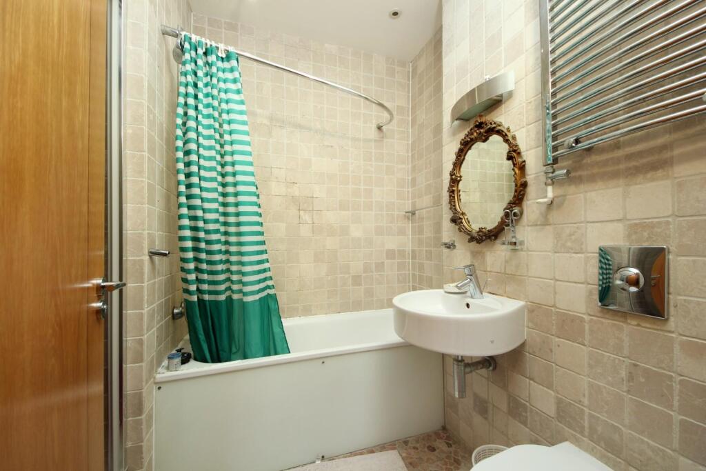 Apartment in London - More