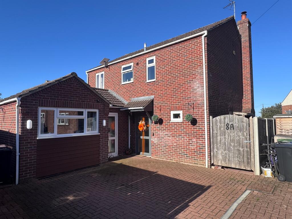 Main image of property: Perry Close, Haddenham, Ely