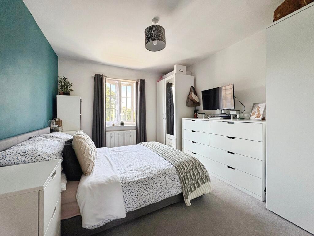 Apartment in Guildford - View 3