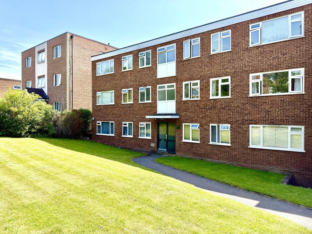 Main image of property: Green Lane, Chessington, Surrey. KT9 2EE