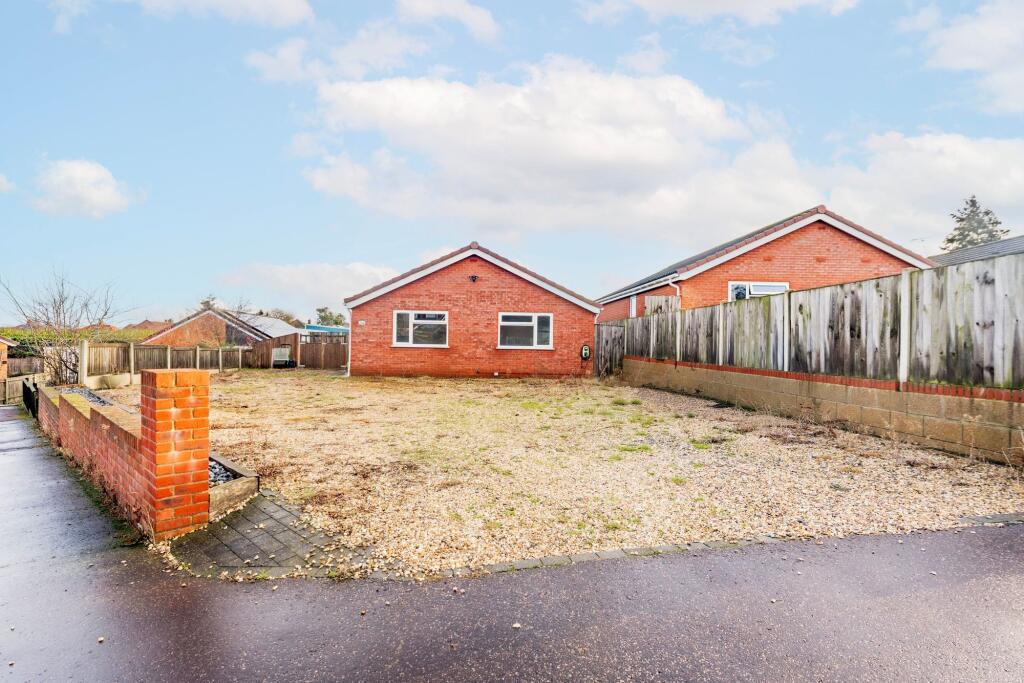 3-bed detached on Valley Side Road, Norwich, £325,000