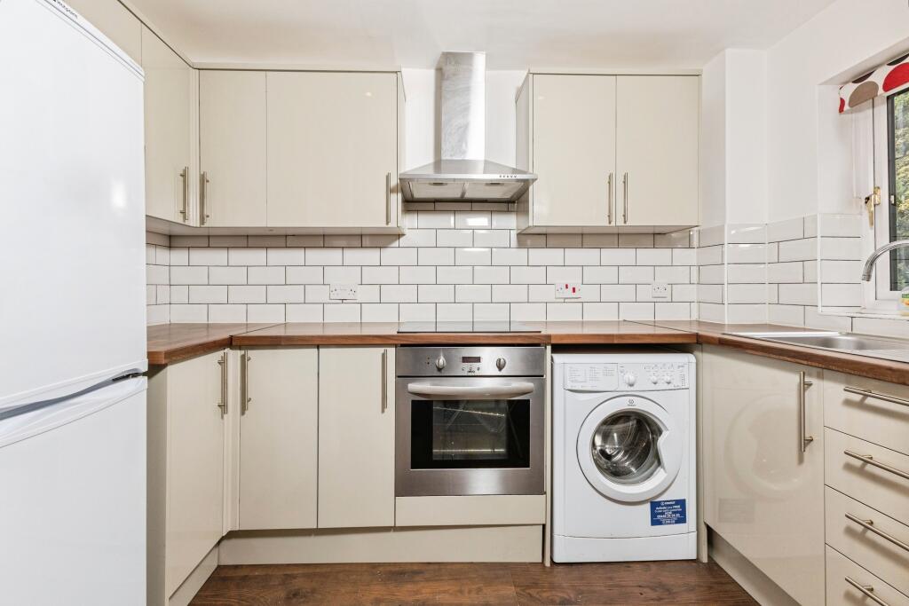 House in Thatcham, West Berkshire - View 5