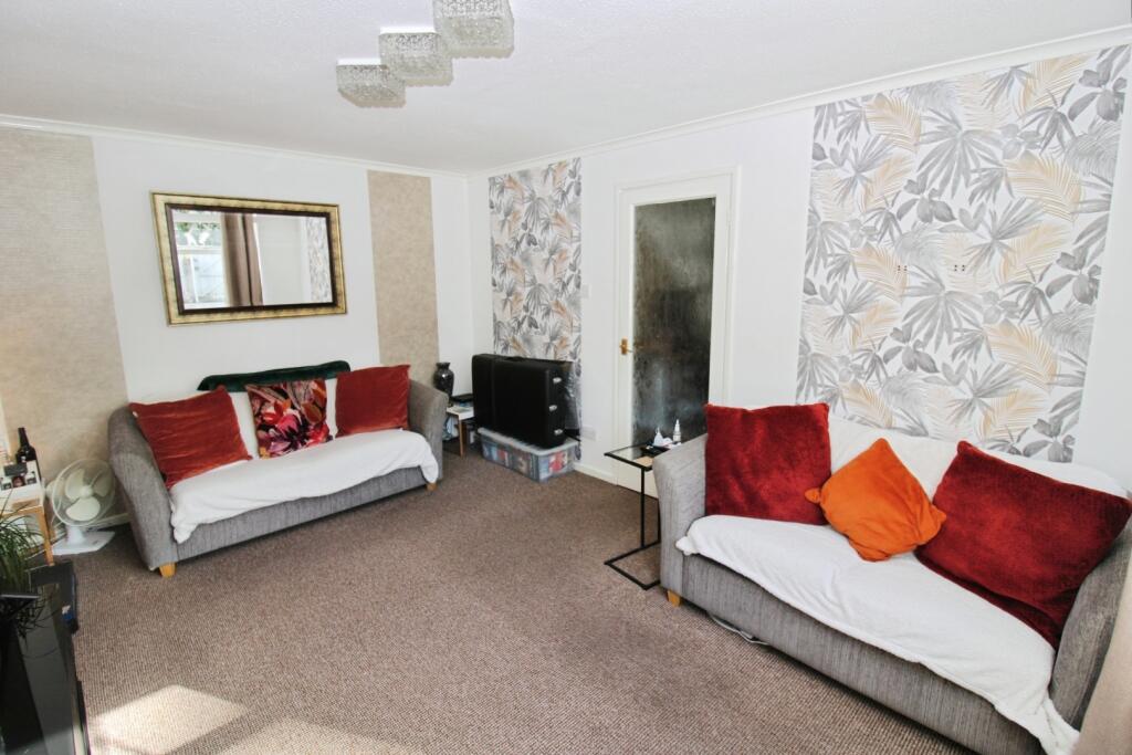 House in Kingston upon Hull, Bransholme - View 2