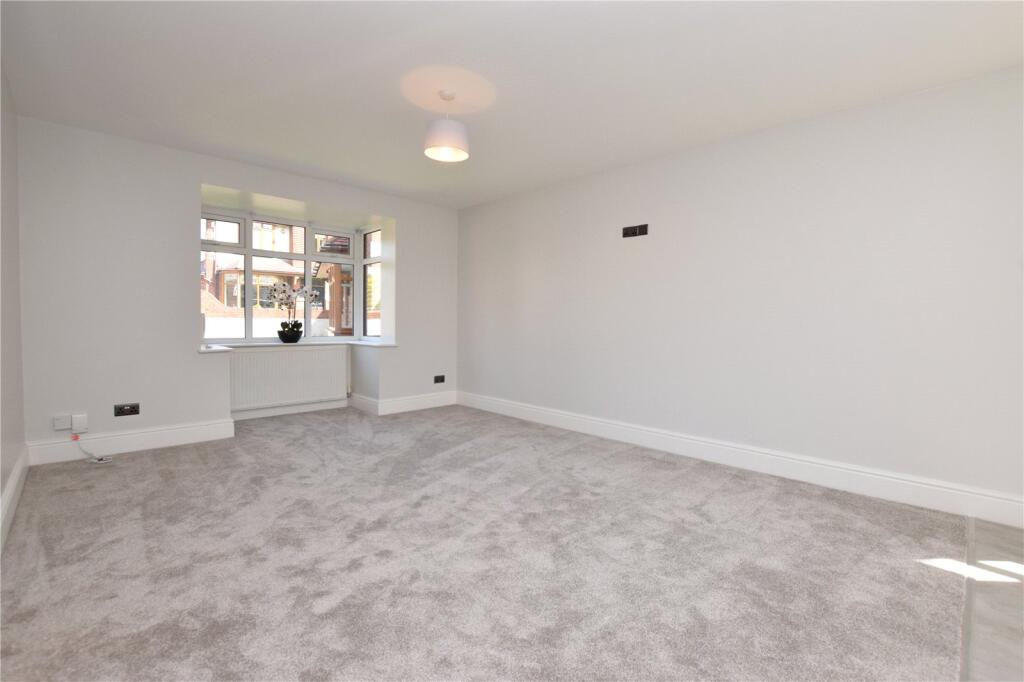 House in Leeds, West Yorkshire - View 5