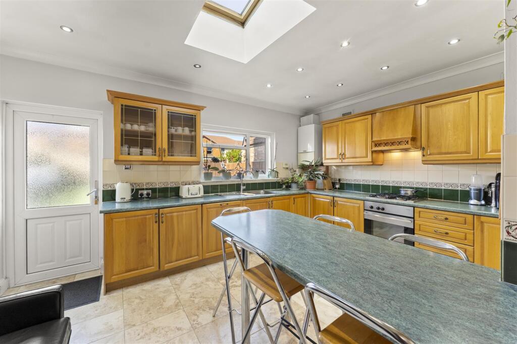 House in London, Vicarage Farm, Hounslow West - More