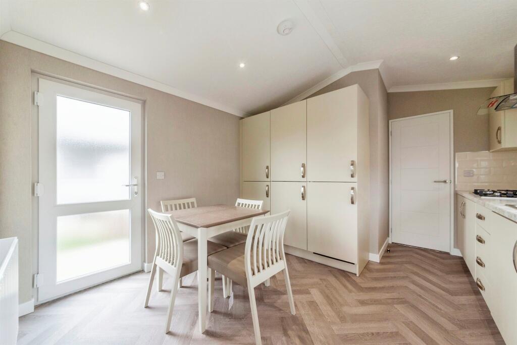 Allington Gardens, Allington, Grantham - View 5
