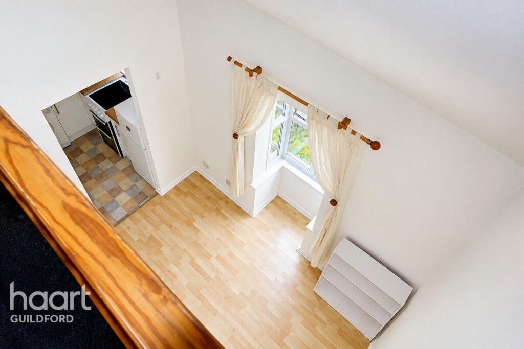 Apartment in Guildford, Abbotswood - View 4