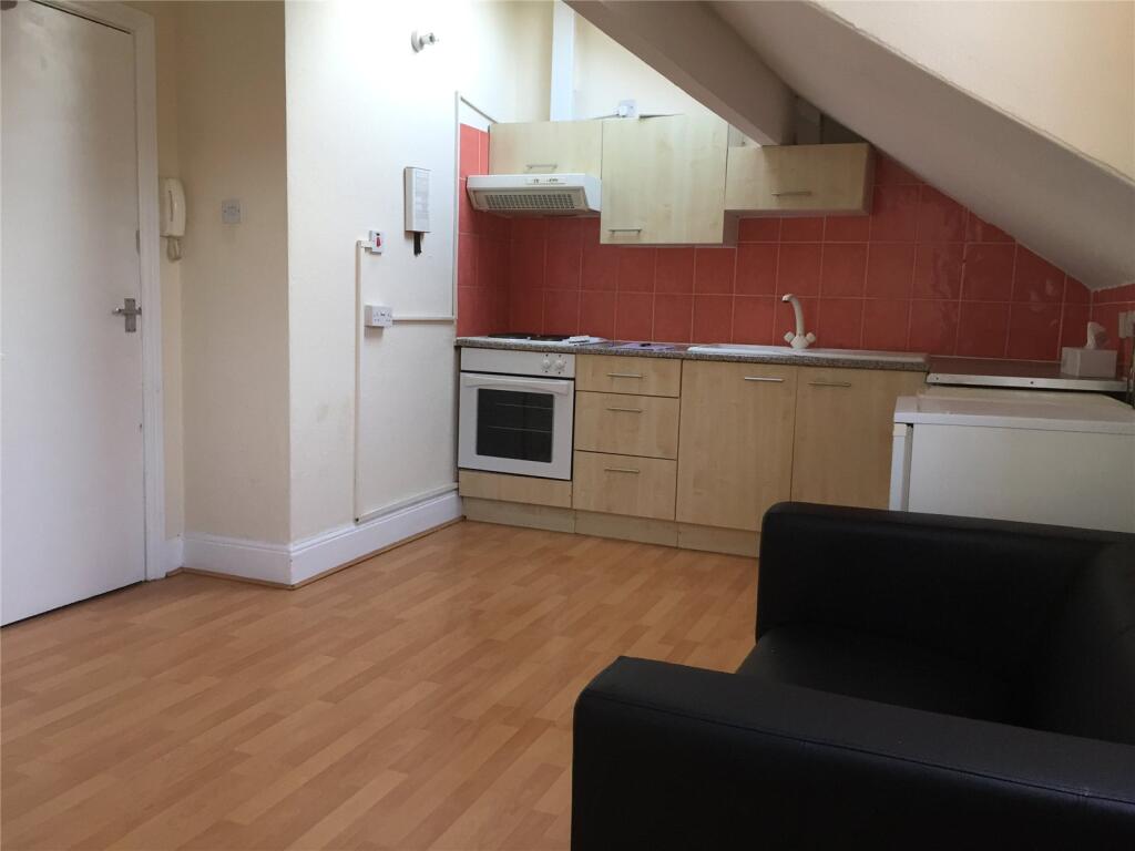Apartment in Birmingham, West Midlands - View 2
