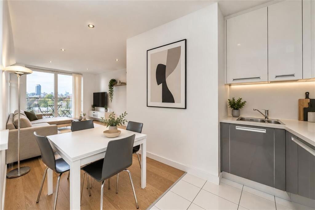 Apartment in London - View 3