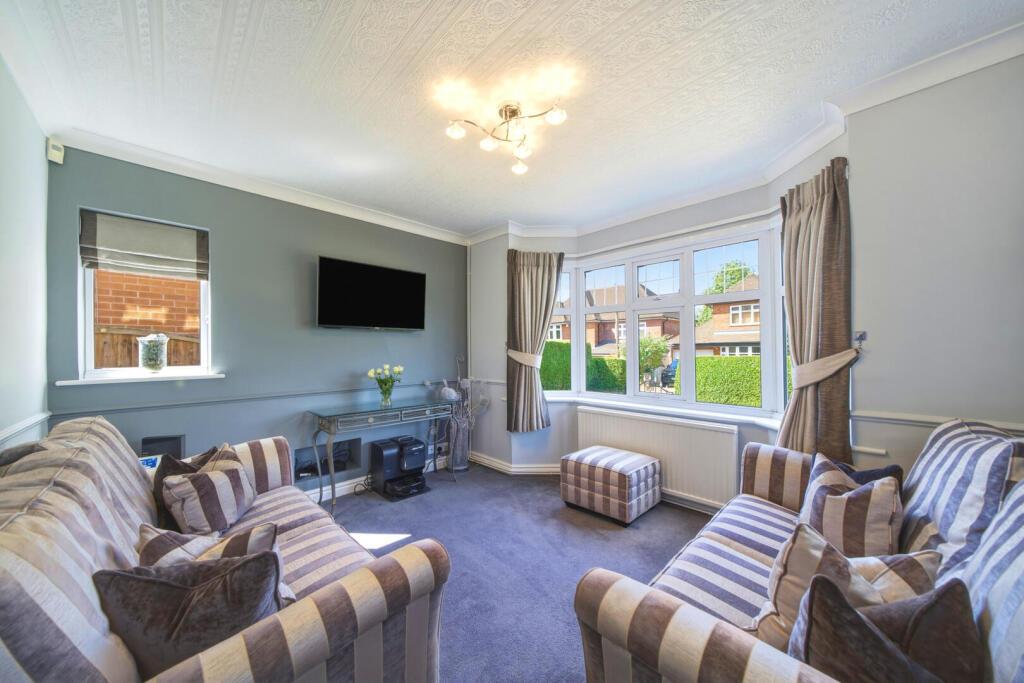 House in Nottingham, Wollaton Vale - More