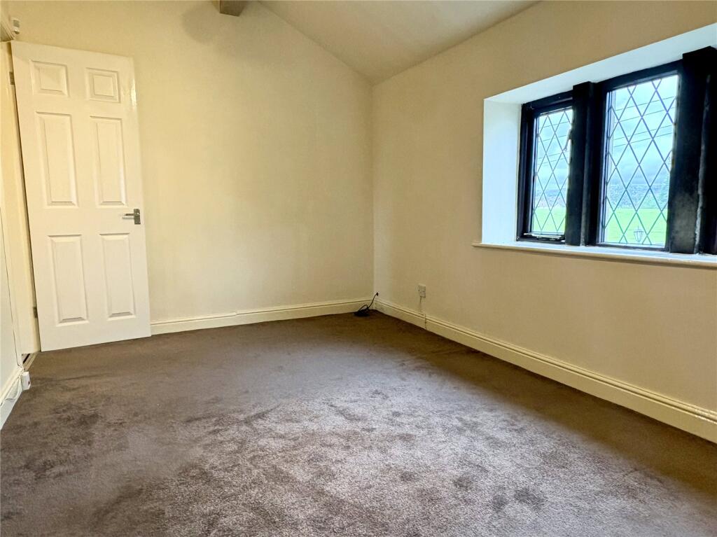 House in Oldham, Greater Manchester - More
