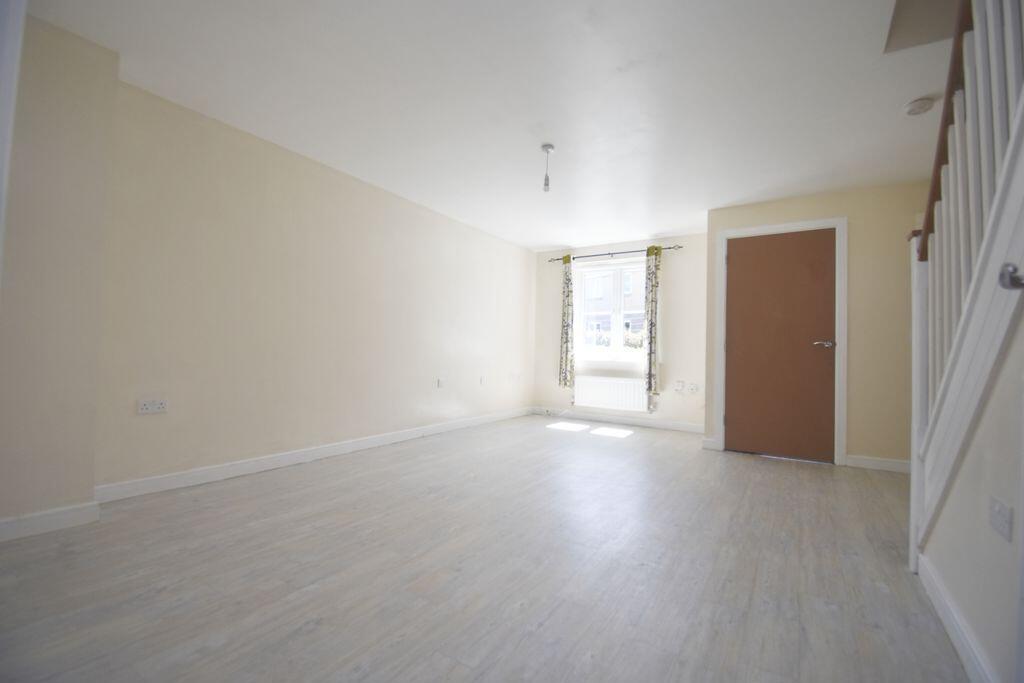 House in Basingstoke and Deane, Buckskin - View 4