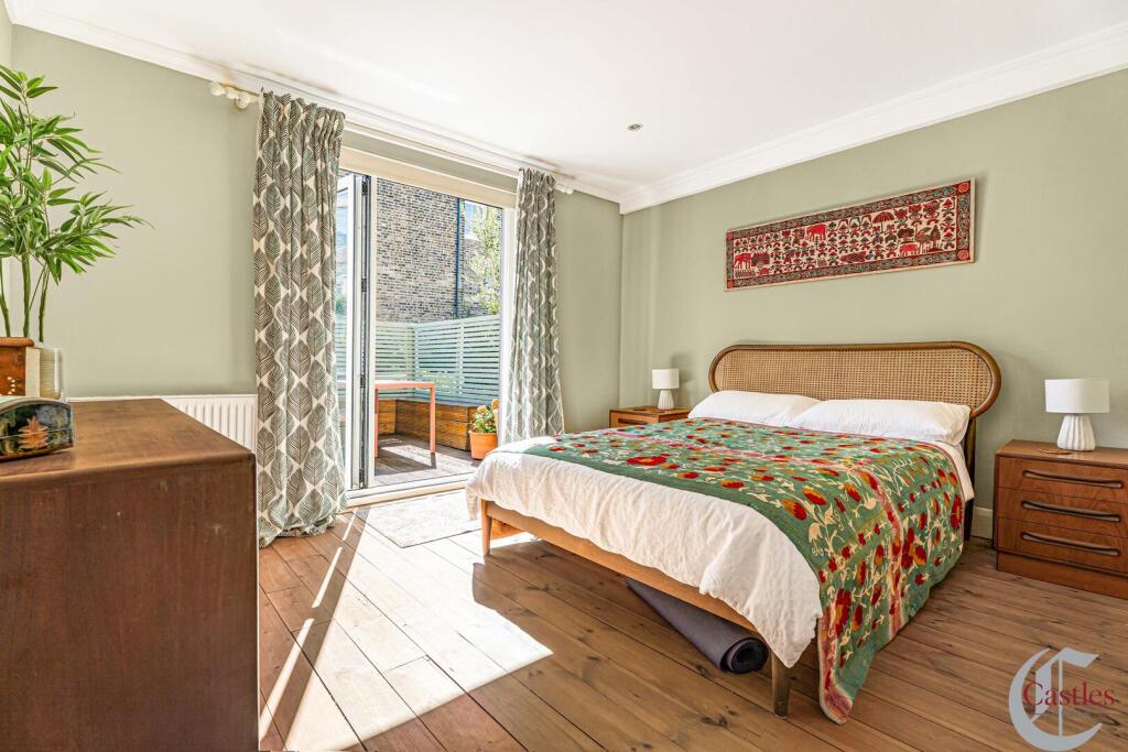 Apartment in London - More